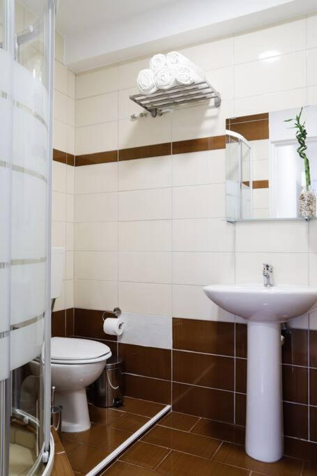 Cozy Apartment Near Airport كوروبيون المظهر الخارجي الصورة